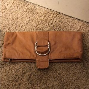 Tan clutch